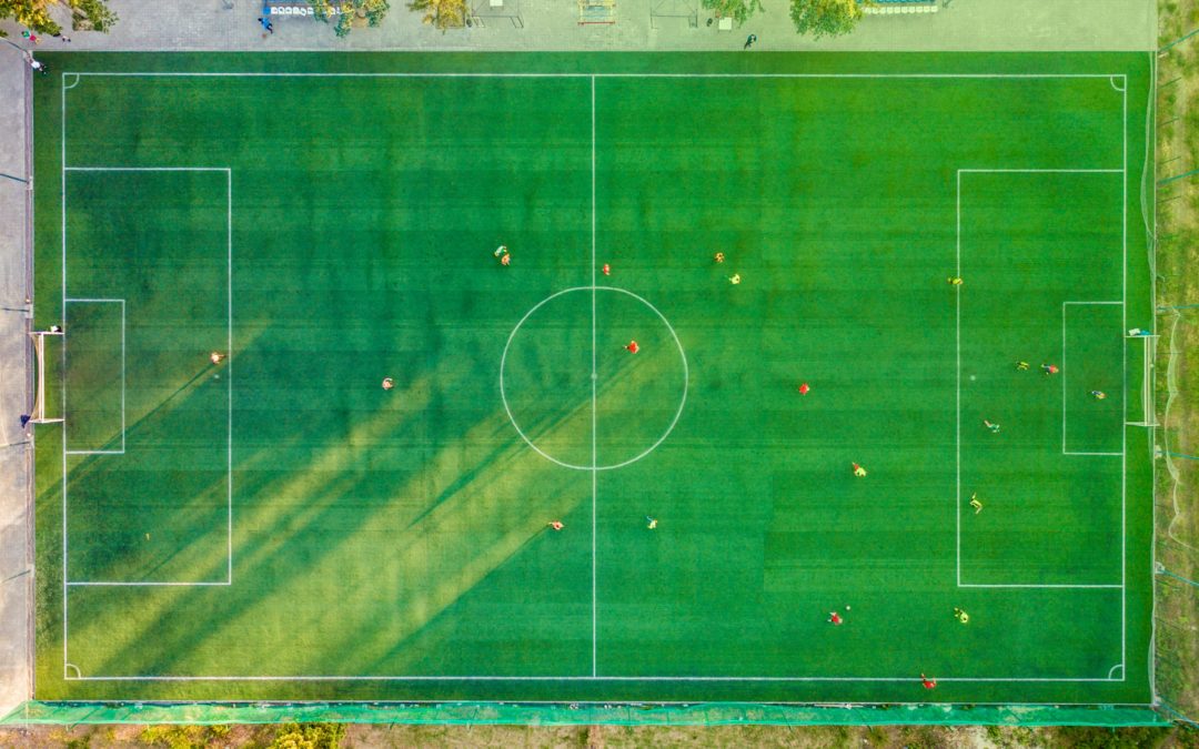 Las retribuciones satisfechas por los clubes de fútbol a los agentes de jugadores deben imputarse a los jugadores como parte de sus rendimientos del trabajo