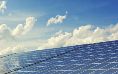 ¿Cuándo se entiende iniciada la actividad económica en la promoción de plantas solares? A vueltas con el cambio de criterio en sede de la DGT