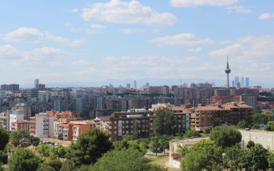 La Comunidad de Madrid rebajará la fiscalidad por IRPF y apoyará con nuevas ayudas la actividad económica