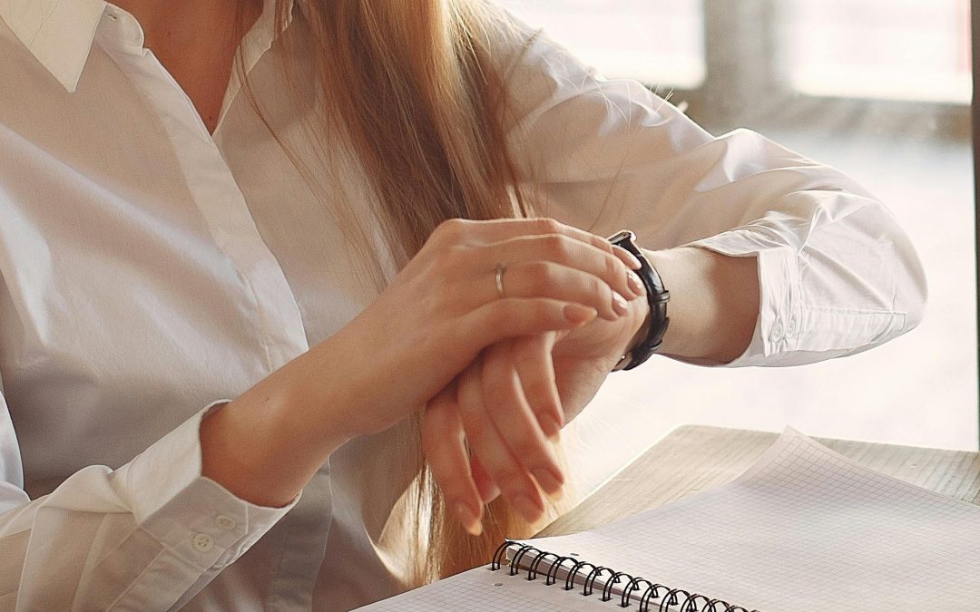 La implantación de un sistema de registro de jornada es inhábil para alterar la consideración del tiempo de cortesía para el fichaje o de la pausa para el desayuno como tiempo efectivo de trabajo