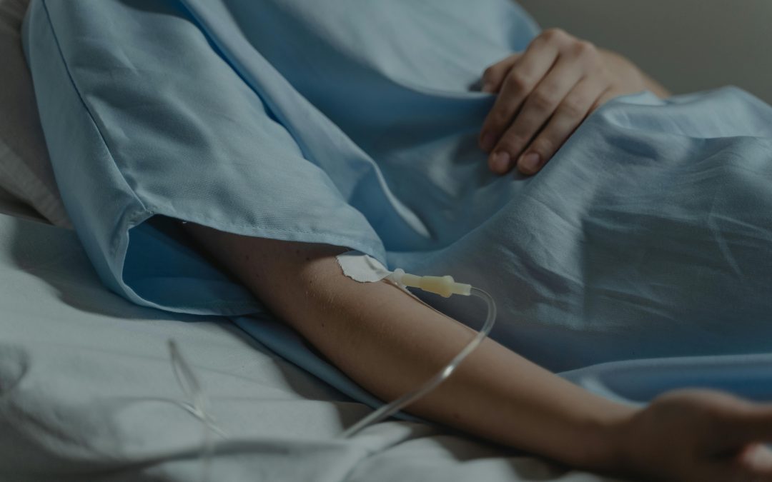 No concurre maltrato psicológico que justifique la desheredación de un hijo que no atiende a su padre en su última enfermedad cuando este lo abandonó durante toda su vida
