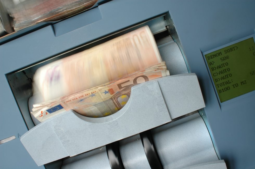 Nuevas obligaciones de información para las entidades financieras aumentarán el control tributario sobre las operaciones con cuentas, depósitos y tarjetas