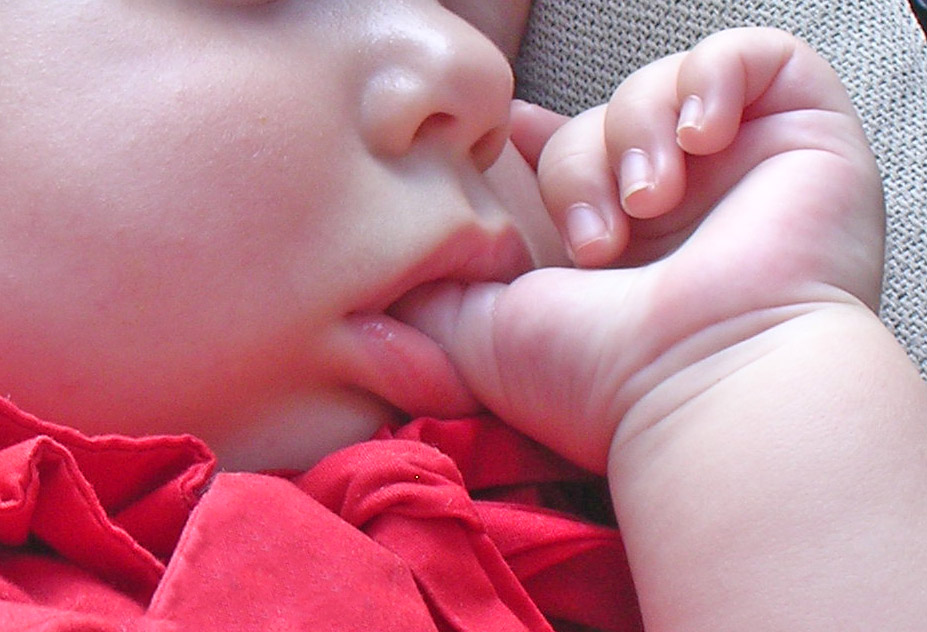 Se incrementa en tres semanas el permiso por nacimiento y cuidados y se define el alcance del permiso parental