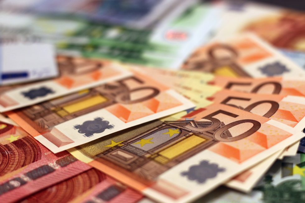 No es nulo financiar con precio aplazado y sin interés la adquisición por los socios de acciones en autocartera frente al intento hostil de acceder al control social de una competidora